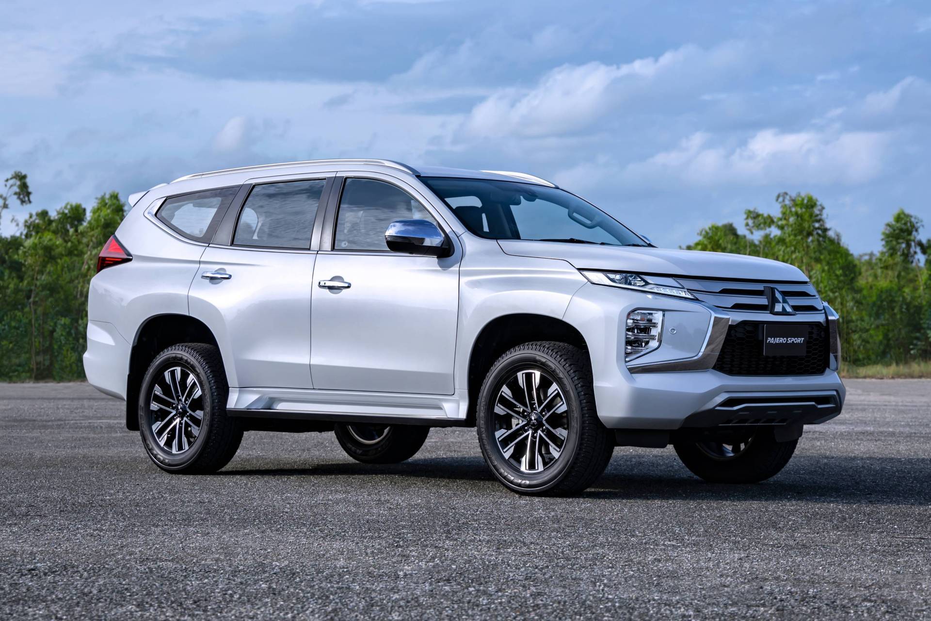 gia xe pajero sport tai tay ninh (2)